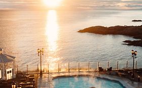 Oak Bay Beach Hotel